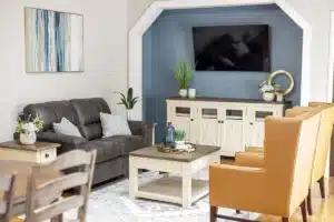 common living room with TV at Roseville Care Center